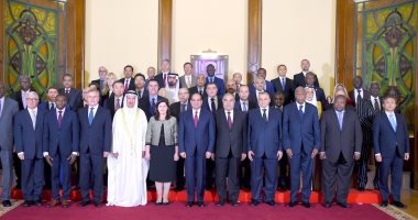السيسي يؤكد لرؤساء المحاكم الدستورية أهمية الوعى الشعبى لتعزيز دور القانون