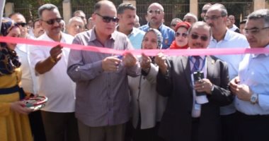 صور.. محافظ الفيوم يفتتح أول معرض للتمور بقرية بيهمو