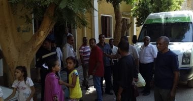 صور.. فحص 1100 مواطن فى قافلة طبية بوحدة الشروق بالمدمود بالأقصر