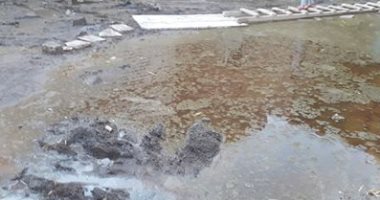 مياه الصرف الصحي تحاصر سكان قرية بمركز مغاغة بالمنيا