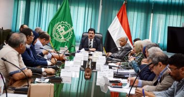 صور.. محافظ القليوبية يستقبل وفد مجلس الوزراء لمتابعة المشروعات القومية