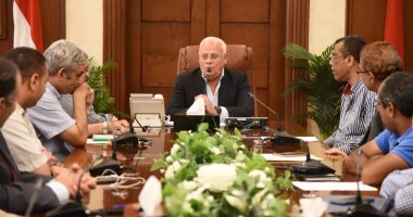 صور.. تركيب محولات كهربائية جديدة لدعم خطوط الربط وزيادة سرعة الإنترنت ببورسعيد