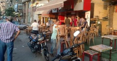 غلق 7 مقاهى خلال حملة لرفع الإشغالات بحى السيدة زينب.. صور