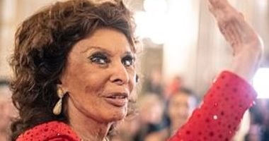 صور.. صوفيا لورين تحصل على جائزة انجاز العمر فى فيينا   