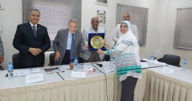 صور .. مكتبتا مصر العامة بالمنيا ودمنهور تحصدان لقب "مكتبة العام 2019 "