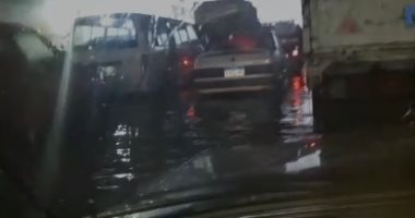 قارئ يشكو انتشار مياه الأمطار بنفق مؤسسة الزكاة تحت الدائرى