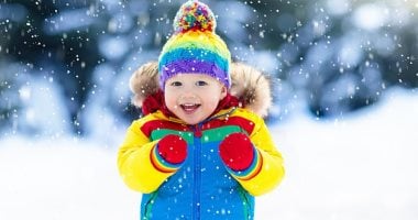الخروج فى الجو البارد وعدم تغطية الرأس يعرضك لخطر الأنفلونزا..اسمع كلام جدتك