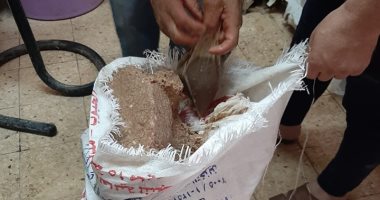 إعدام لحوم فاسدة خلال حملات للتفتيش على محال اللحوم بالزاوية الحمراء.. صور