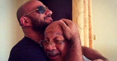 الروح والقلب يبكيان علي رحيل الأب .. هكذا عبر نجوم الفن عن فقدانهم لآبائهم .. مكى : ستظل فى قلبي.. إيمي طلعت زكريا : أبويا كان نور عيني .. محمد محمود عبد العزيز : راحت روحي .. ومي نور الشريف نفسها تفضفض لأبوها 
