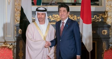 شينزو ابى يستقبل هزاع بن زايد لبحث تعزيز التعاون المشترك بين البلدين