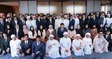 هزاع بن زايد يستقبل الطلبة الإماراتيين فى اليابان