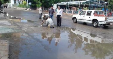 صور.. فتح 5 طرق رئيسية بمراكز الشرقية بعد شفط مياه الأمطار