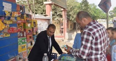 صور.. حملات لضبط الأسواق والتجميل ودهان أعمدة الإنارة بمركز أبو قرقاص بالمنيا
