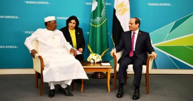 السيسى يلتقى رئيس تشاد فى سوتشى لبحث التعاون الأمنى والاستخباراتى ضد الإرهاب