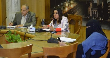 محافظ دمياط تلتقى مواطنين لحل مشاكلهم بالتعاون مع ممثلى الأجهزة التنفيذية
