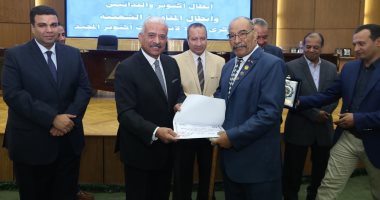 صور.. محافظ السويس يكرم أعضاء منظمة سيناء العربية الفدائية والمقاومة الشعبية