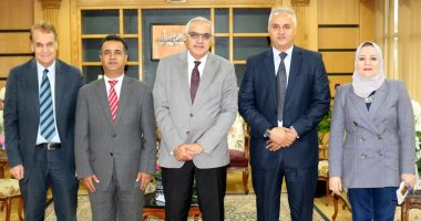 رئيس جامعة المنصورة يستقبل  نائب الملحق الثقافى الليبى لبحث أحوال الطلاب الليبيين 