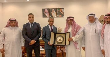 القنصل العام الفرنسى يزور الغرفة التجارية بالمدينة المنورة 