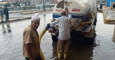 رئيس "القابضة للمياه": حجم الأمطار على مدينة نصر ومصر الجديدة بلغ 650 ألف متر مكعب وكافة "الشنايش" تعمل بشكل جيد.. ممدوح رسلان: أكثر من 90 معدة تتمركز بشوارع العاصمة.. وشركة القليوبية تنجح فى أول اختبار