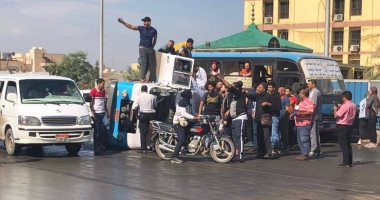 زحام مرورى إثر انقلاب سيارة نقل أعلى كوبرى التونسى اتجاه الأوتوستراد