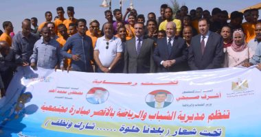 محافظ الأقصر يشارك فى حملات الشباب والرياضة لتجميل المدينة قبل الموسم السياحى الشتوى