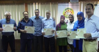 صور.. مركز التنمية المحلية بسقارة يحتفل بتخريج 175 متدربا من العاملين بالمحليات