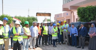 صور.. " مياه الأقصر" تجرى تجربة عملية للتعامل مع تسريب الكلور بمحطة الطود 