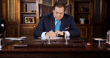 أبو العينين ينعى مبارك: اسم خالد فى تاريخ البطولة.. حكمَ مخلصا وتخلى شامخا