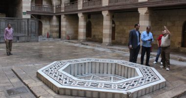 الآثار تزيل المياه الناتجة عن الأمطار فى المواقع الأثرية