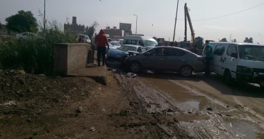 زحام مرورى على طريق طنطا - زفتى بعد تصادم سيارتين بسبب الأمطار