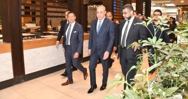 وزير الإسكان يؤكد دعم الحكومة للمستثمرين والتوسع فى إنشاء المتاجر الكبرى 