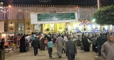 صور.. رغم هطول الأمطار.. الآلاف فى الليلة الختامية لمولد الدسوقى والتبرك بالمقام