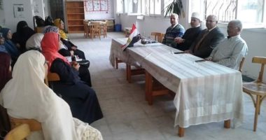 رئيس المنطقة الأزهرية بالإسكندرية يجتمع بمسئولى التعليم لاستعدادات الامتحانات