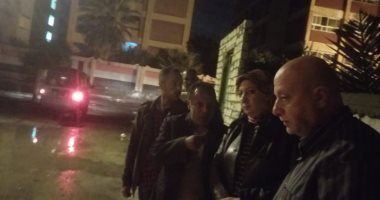 الطقس فى الإسكندرية.. رئيس حى شرق فى جولة مسائية لتفقد كسح مياه الأمطار