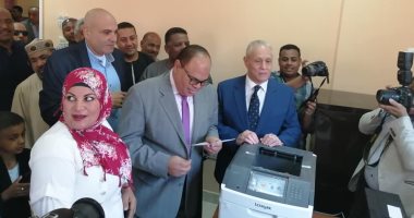 صور.. محافظ الأقصر ومدير الأمن يفتتحان سجل مدنى الطود الفرعى الجديد