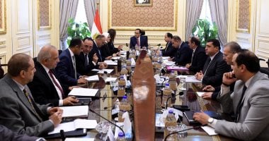 رئيس الوزراء: أى مبالغ تتوافر من الموازنة سيتم ضخها فى قطاع الصحة