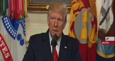 صور.. ما هى الأعلام التي ظهرت خلف ترامب أثناء إعلان مقتل أبو بكر البغدادي