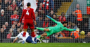 ليفربول ضد توتنهام.. حارس السبيرز ينقذ هدفا مؤكدا من محمد صلاح "فيديو"