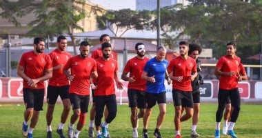 سوبر كورة.. أجاى يكشف النقاب عن قميص الأهلى الجديد