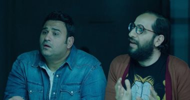 أكرم حسنى يهنىء أحمد أمين على انضمامه لفريق مسلسل "ما وراء الطبيعة"
