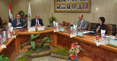 رئيس جامعة أسيوط: منتصف فبراير موعد نهائى لسداد المصروفات الدراسية
