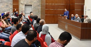صور.. محافظ أسوان يستعرض المشروعات الجارية والمستقبلية بندوة فى الأكاديمية العربية