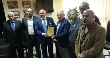 وفد من غرفة مواد البناء يبحث التعاون مع الاتحاد الأفريقى لمقاولى التشييد