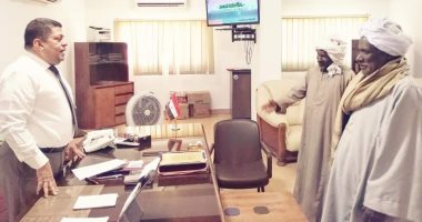 صور.. رئيس مدينة القصير يلتقى بمشايخ منطقة الشيخ مالك 