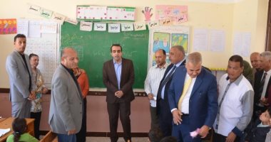 صور.. نائب محافظ الإسماعيلية يتفقد المستشفى المركزى ومدارس بالقنطرة شرق