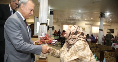 تحت شعار "أنتم بسمتنا فى الحياة".. قنا تحتفل باليوم العالمى للمسن (صور)