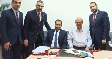 جمارك المطار تحبط محاولة راكب تهريب أقراص مخدرة لداخل البلاد