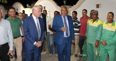 صور.. محافظ جنوب سيناء يتفقد محطات انتظار الركاب وموقف السرفيس بالسوق القديم