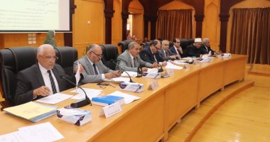 اليوم.. مجلس جامعة الأزهر يحدد مصير امتحانات طلاب الفرق النهائية