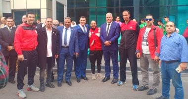 توافد الجماهير على مطار القاهرة لاستقبال أبطال منتخب الكاراتيه ..صور 